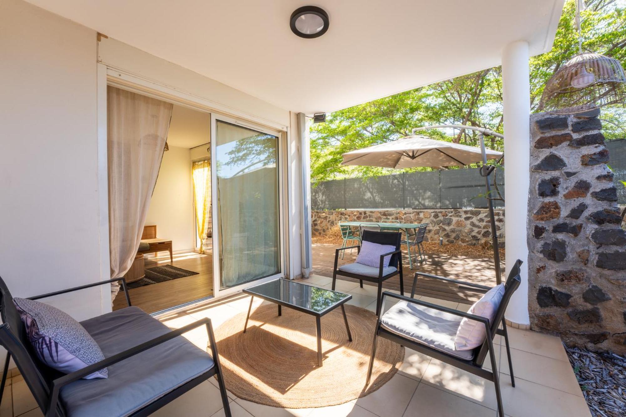 Le Celadon Saint Gilles Les Bains Экстерьер фото